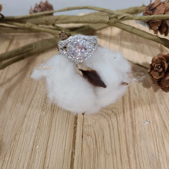 🤍🤍NEW🤍🤍BREATHTAKING!! WOW FACTOR!! CZ Silver Plated Ring🤍🤍 - Picture 6 of 16